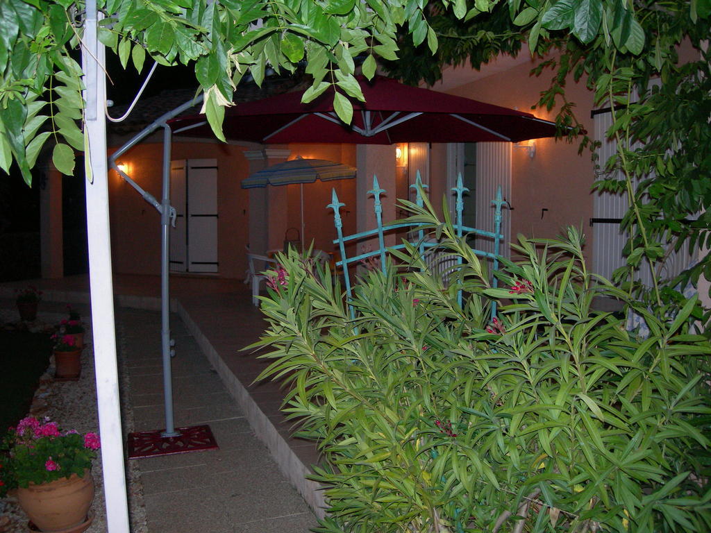 B&B Villa Les Tamaris Régusse Exterior foto