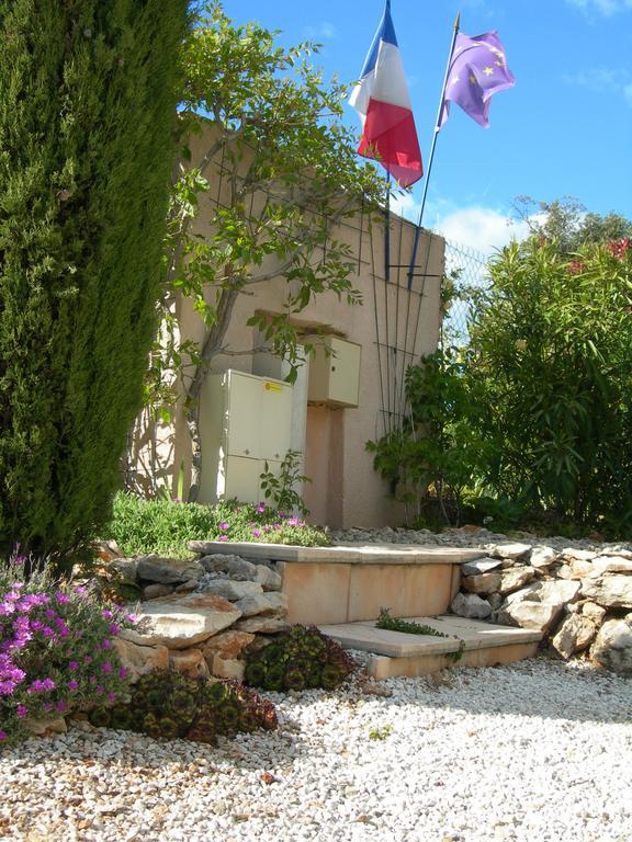 B&B Villa Les Tamaris Régusse Exterior foto