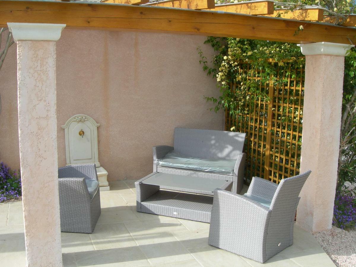 B&B Villa Les Tamaris Régusse Exterior foto
